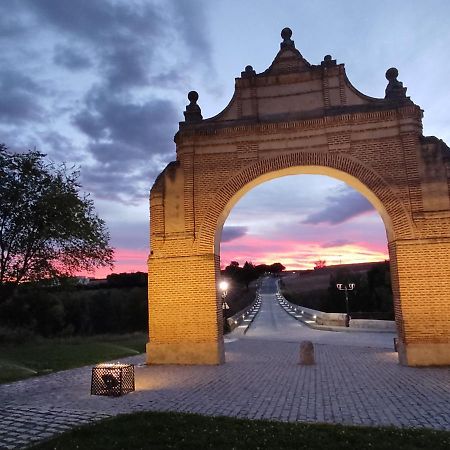 Alojamiento Turistico Carvi Arévalo Exteriör bild